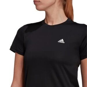 Adidas Short Sleeve T-Shirt in Black - Photo 4!